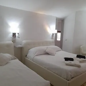  Bed & Breakfast & Caffe